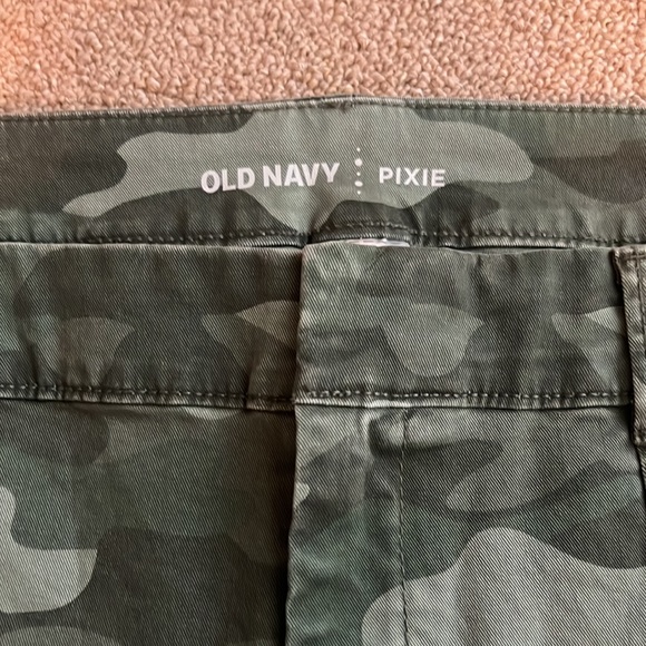 Old Navy Pixie pants - Picture 5 of 6